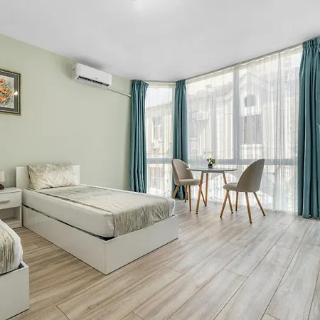 Apartament Bright Kapana | Walk To Old Town *